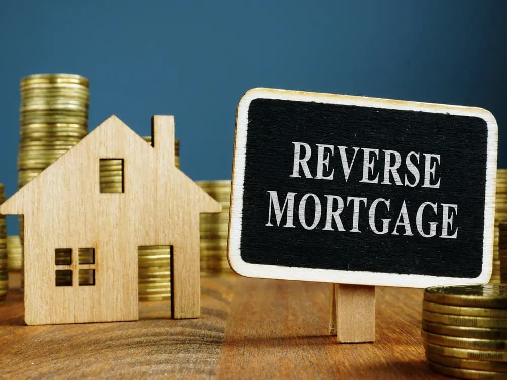 Reverse Mortgage vs. Traditional Mortgage: What's Better for Ontario Homeowners?
